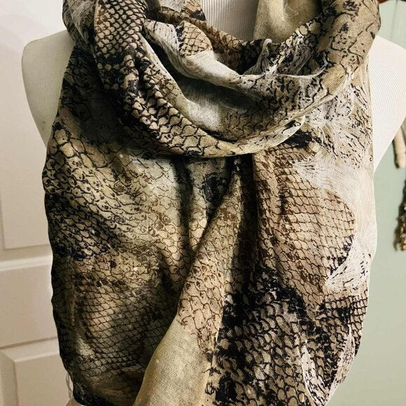 NWT Handmade Artistic Scarf by Sana – Abstract Neutral Design - Picture 13 of 16